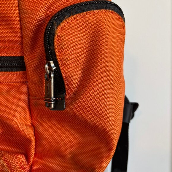 Tumi backpack in orange and grey - Picture 4 of 9